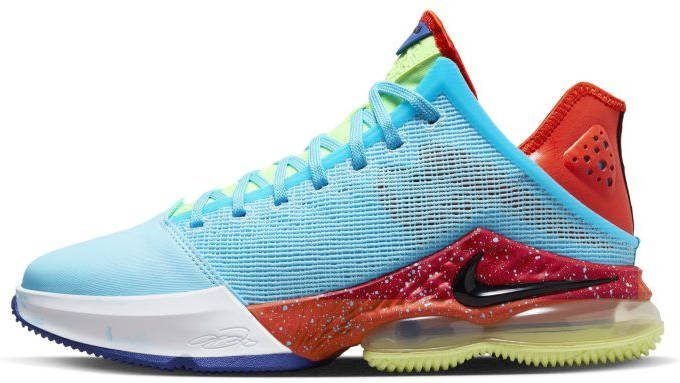 Nike LeBron 19 Low Basketbalschoenen Blauw